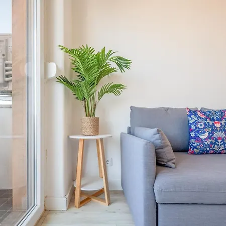 Guestready - A Charming Near Alvalade Лиссабон