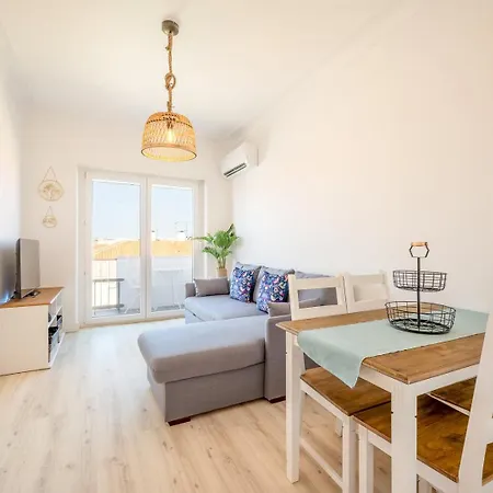 Guestready - A Charming Near Alvalade דירה ליסבון